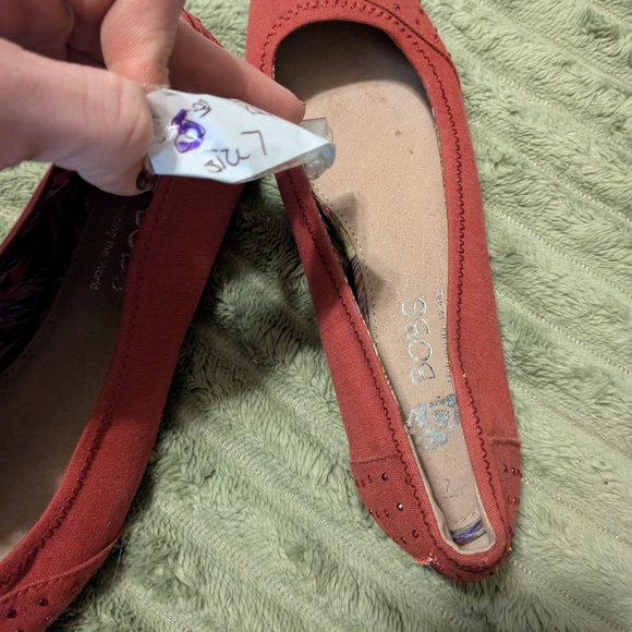 Bob's Women's Red Ballet Flats Size 7 - Picture 3 of 8
